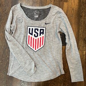 NWT - Women’s Nike USA Dri-Fit Long Sleeve Shirt Exclusive Product - Small